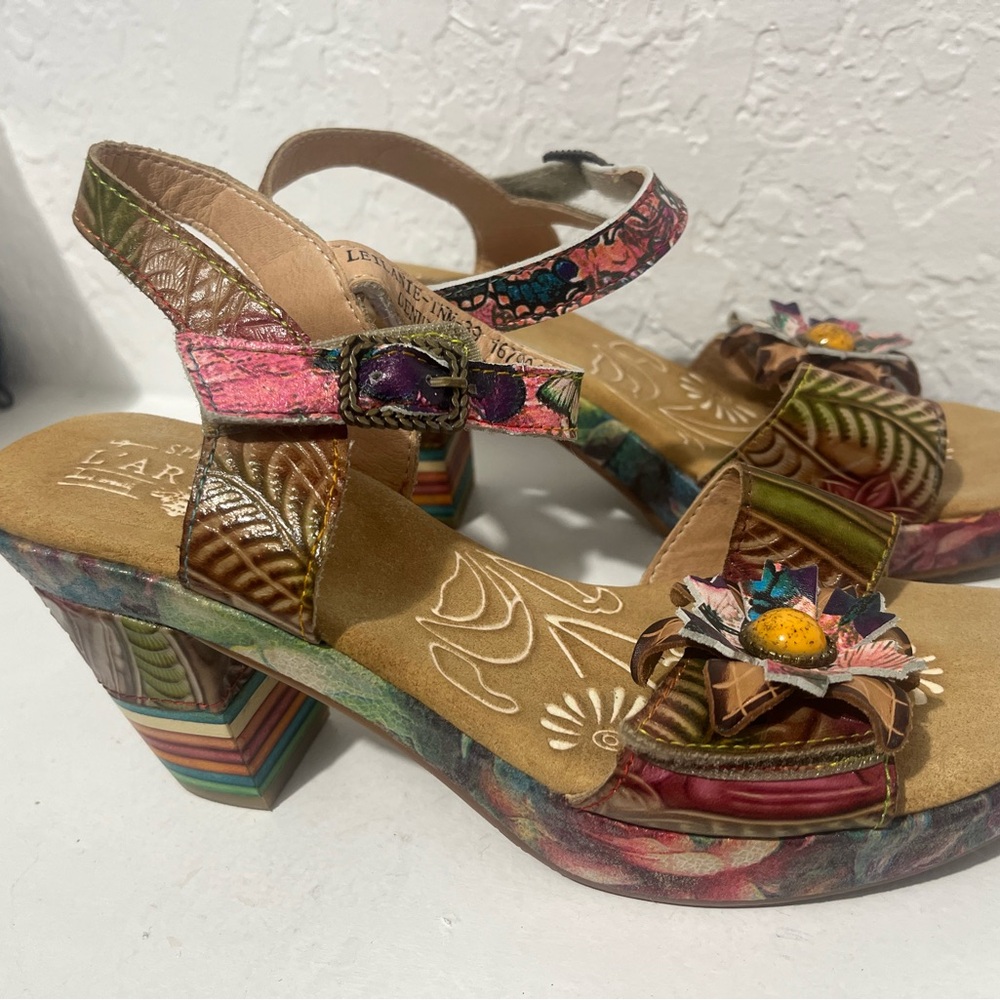 Multicolor leather sandals